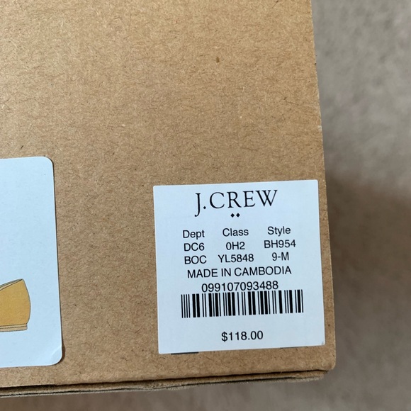 New In Box - J. Crew Womens Size 9
Retails for $118.00. Selling for $40 - Picture 3 of 10
